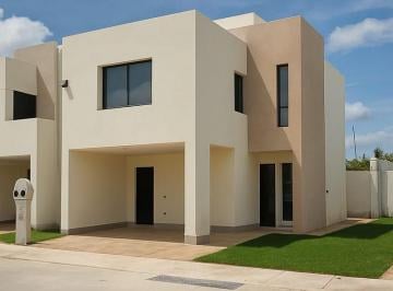 Casa · 134m² · 3 Recámaras · 2 Estacionamientos · Casa en Venta en Privada Residencial, Tixcacal, Mérida Yucatán.