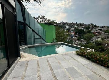 Casa · 356m² · 3 Recámaras · 4 Estacionamientos · Casa en Club de Golf Cuernavaca