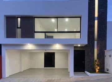 Casa · 200m² · 3 Recámaras · 2 Estacionamientos · Casa - Fraccionamiento Residencial Monte Magno