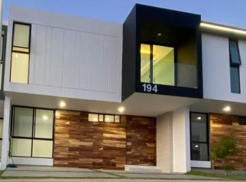 Casa en condominio de 3 habitaciones, Zapopan · Casa en Venta en Coto Maples I en Valle Imperial