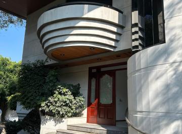 Casa · 1000m² · 4 Recámaras · 10 Estacionamientos · Se Vende Residencia en Lomas de Chapultepec