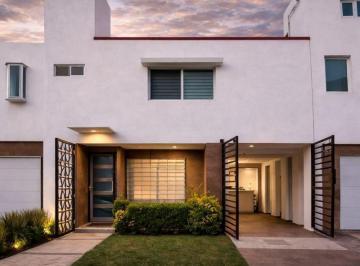 Casa · 3 Recámaras · 3 Estacionamientos · Casa en Venta en El Mirador, Querétaro