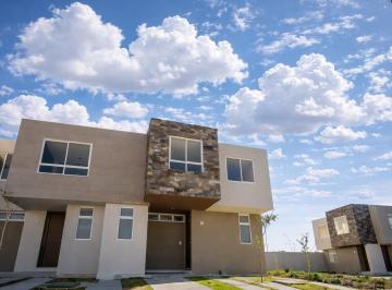 Casa en condominio · 135m² · 3 Recámaras · 2 Estacionamientos · Casa en Venta en Zakia