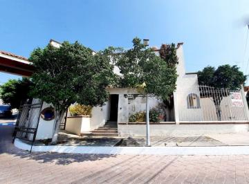 Casa en condominio · 305m² · 3 Recámaras · 3 Estacionamientos · Casa en Venta en Arboledas del Parque, Querétaro
