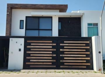 Casa de 3 habitaciones, Querétaro · Casa de Oportunidad en Venta o Renta