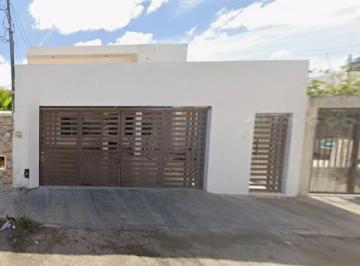 Casa · 241m² · 4 Recámaras · 2 Estacionamientos · Casa de 4 Habitaciones de Francisco de Montejo Mérida Yucatán