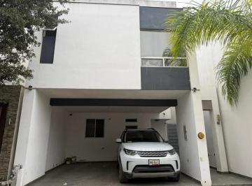 1 · Casa en Venta en Cerradas de Valle Alto