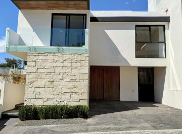 Casa · 220m² · 3 Recámaras · 2 Estacionamientos · Casa Nueva en Venta en Zona Norte