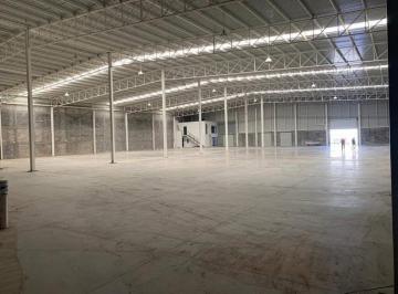 Local comercial · 4 Estacionamientos · Bodega en Renta en Zona Industrial