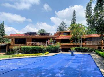 Casa · 1290m² · 6 Recámaras · 8 Estacionamientos · Venta de Espectacular Residencia Amueblada, Los Limoneros, Cuernavaca