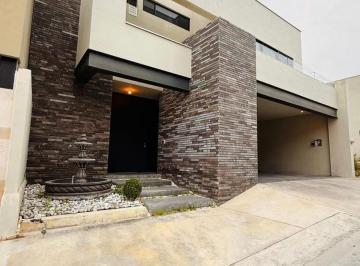 Casa · 332m² · 3 Recámaras · 4 Estacionamientos · Casa en Renta o Venta en Mítica Residencial, Santiago, N. L.