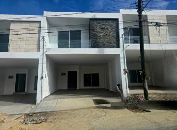 Casa · 210m² · 3 Recámaras · Casa en Venta Col. Loma del Gallo, Ciudad Madero Tamaulipas
