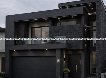 Casa · 260m² · 3 Recámaras · 2 Estacionamientos · Casa en Venta Fracc. Bosque Real $8,900,000.