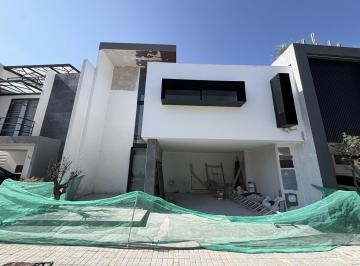 Casa · 230m² · 3 Recámaras · 2 Estacionamientos · Casa en Preventa en Lomas de Angelopolis III, Parque Sinaloa, Cascatta, Puebla.