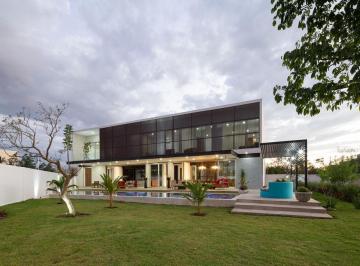 Casa · 750m² · 3 Recámaras · 6 Estacionamientos · Casa en Venta en Mérida, en Privada Residencial Casa Mika