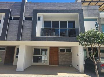 Casa de 4 habitaciones, Puebla · Casa en Venta Fracc. Arboledas del Pedregal. Puebla