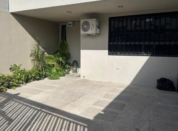 Casa · 148m² · 3 Recámaras · 2 Estacionamientos · Casa La Joya