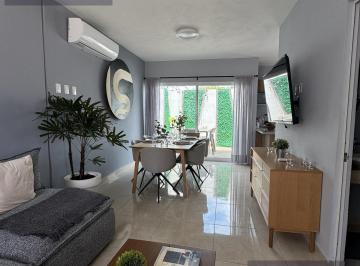 Casa · 97m² · 3 Recámaras · 2 Estacionamientos · Casa en Venta de 3 Habitaciones en Playa del Carmen con Casa Club y Asadores