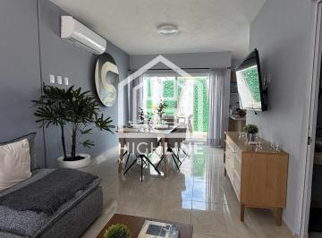 Casa · 97m² · 3 Recámaras · 2 Estacionamientos · Casa en Venta de 3 Habitaciones en Playa del Carmen con Casa Club y Asadores