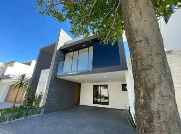 1 · Moderna Casa en Parque Guanajuato Lomas de Angelopolis