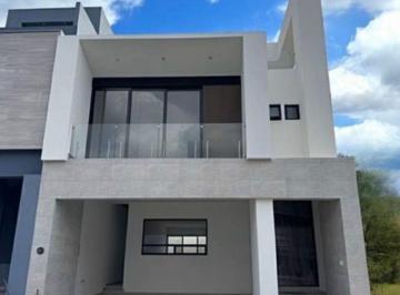 Casa de 3 habitaciones, García · Casa en Venta en Cumbres Mirador Residencial Doble Altura en Sala en García