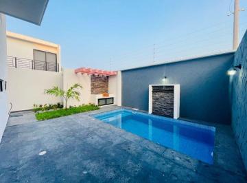 Casa de 3 habitaciones, Alvarado · Casa en Venta con 3 Recámaras y Alberca, en Lomas de La Rioja