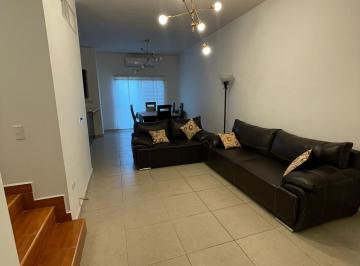 Casa · 160m² · Casa en Renta en Caminos del Valle