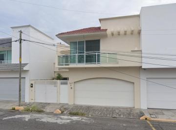 Casa de 4 habitaciones, Boca del Río · Tu Casa a Minutos de La Playa en La Mejor Zona de Veracruz