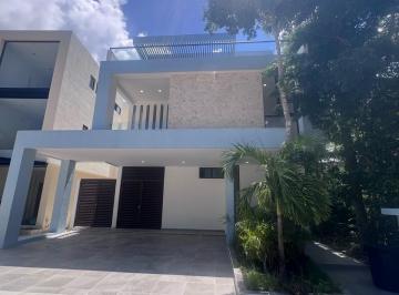 Casa · 384m² · 4 Recámaras · 2 Estacionamientos · Casa - Fraccionamiento Ciudad Mayakoba
