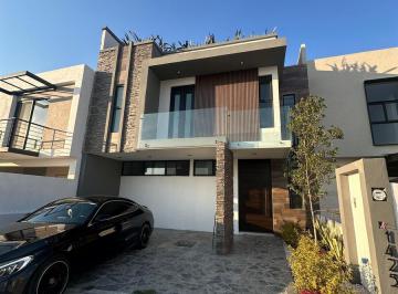 Casa · 157m² · 4 Recámaras · 2 Estacionamientos · Casa en Fraccionamiento Nuevo Refugio