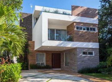 Casa · 252m² · 4 Recámaras · 4 Estacionamientos · Casa - Fraccionamiento Ciudad Mayakoba