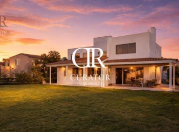 Casa · 1254m² · 3 Recámaras · 6 Estacionamientos · Casa en Venta en El Campanario, Querétaro