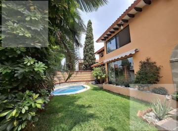 Casa en condominio · 354m² · 4 Recámaras · 4 Estacionamientos · Casa en Venta en Cuernavaca en Zona Dorada