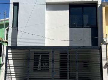 Casa de 3 habitaciones, Zapopan · Casa en Venta en Residencial Plaza Guadalupe, Zapopan
