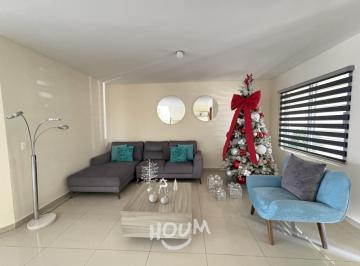 Casa · 200m² · 3 Recámaras · 4 Estacionamientos · Casa en Altavista Sur con 3 Recámaras, Id:.