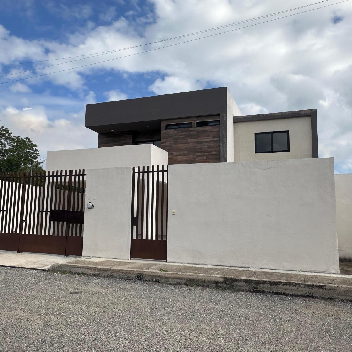 Casa Nueva con 3 Recámaras en Renta en Quintín Arauz