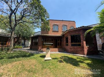 Casa · 433m² · 3 Recámaras · 8 Estacionamientos · Casa en Renta en Álamos 1ra Sección Excelente Ubicación