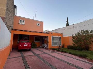 Casa de 4 habitaciones, Guadalajara · Fraccionamiento Jardines Alcalde, Amplia Casa de 1 Nivel