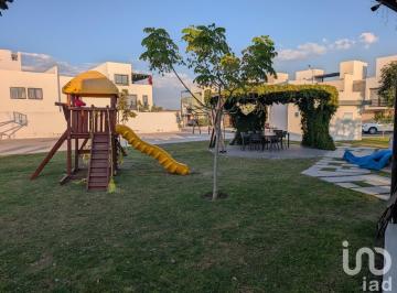 Casa · 143m² · 3 Recámaras · 2 Estacionamientos · Casa en Venta Civital, Cercania a Campestre, Universidad de Celaya, Liverpool