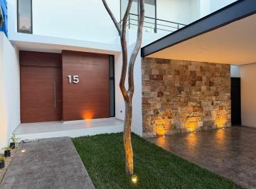 Casa de 4 habitaciones, Mérida · Casa en Venta de 4 Habitaciones, en Santa Gertrudis Copo Mérida Yuc. Priv. Piedra Verde