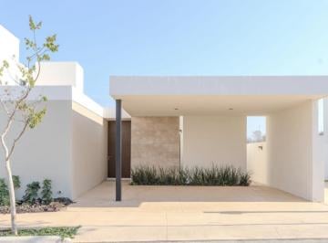 1 · Venta Casa en Privada con Una Casa Club Principal, Conkal Merida