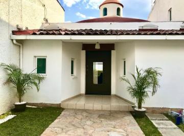 Casa · 498m² · 3 Recámaras · 2 Estacionamientos · Casa - Vista Hermosa