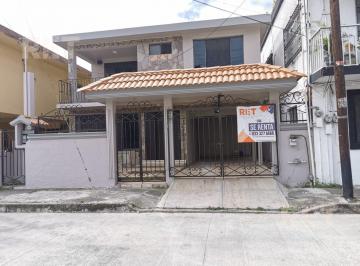 Casa · 4 Recámaras · 2 Estacionamientos · Casa en Renta Col Smith