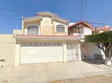 Casa de 4 habitaciones, Querétaro · Hermosa Casa en Torquemada de 200 m² en Venta