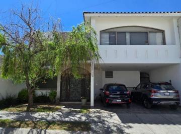 Casa de 3 habitaciones, León · Casa en Venta en Gran Jardín León Guanajuato