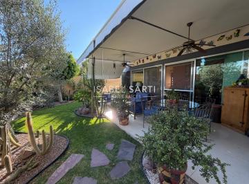 Casa · 417m² · 3 Recámaras · 3 Estacionamientos · Casa en Venta en Jurica