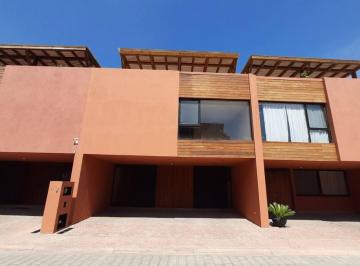 Casa de 3 habitaciones, San Pedro Cholula · Casa en Renta en Zerezotla, 3 Habitaciones, Family Room y Roof Garden con Pérgola
