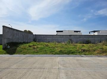 Terreno / Lote · 201m² · Venta de Lote de Terreno Dentro de Privada en Llano Grande Metepec