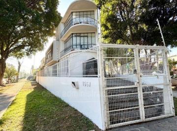 Casa · 646m² · 9 Recámaras · 3 Estacionamientos · Casa de Tres Niveles en La Colonia Moderna
