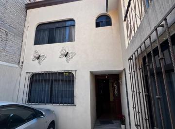 Casa de 3 habitaciones, Xochimilco · Casa en Venta en Canal de La Santísima, Barrio 18